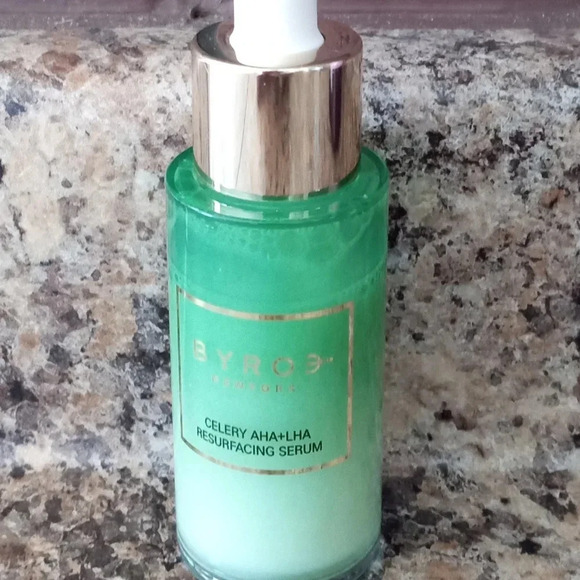 Byroe celery AHA + LHA resurfacing brightening facial serum 30 ml - Picture 2 of 3